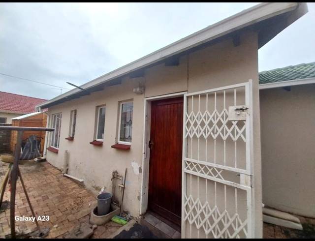 3 BEDROOM HOUSE FOR SALE IN KARENPARK